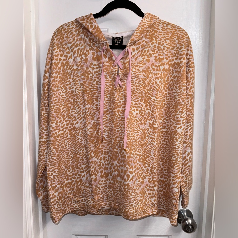 Laila Ali Lightweight Animal print Hoodie in Pink & Tan Long sleeves